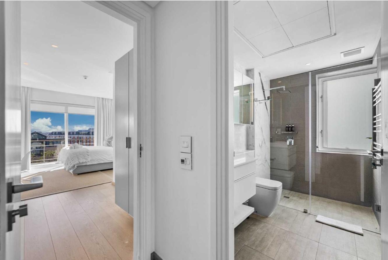 The Marina One Bedroom Exclusive - 608 * Cape Town